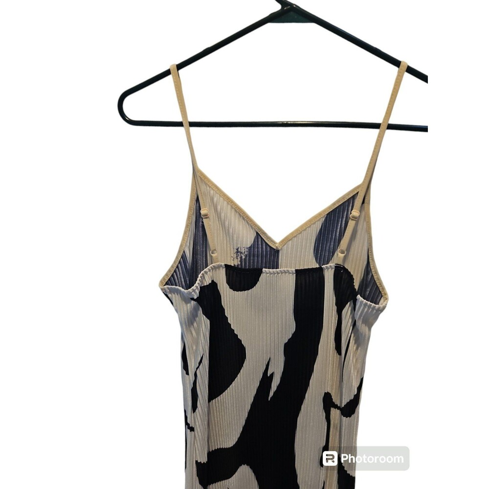 SHEIN BLACK AND WHITE SZ M DRESS - Picture 3 of 5
